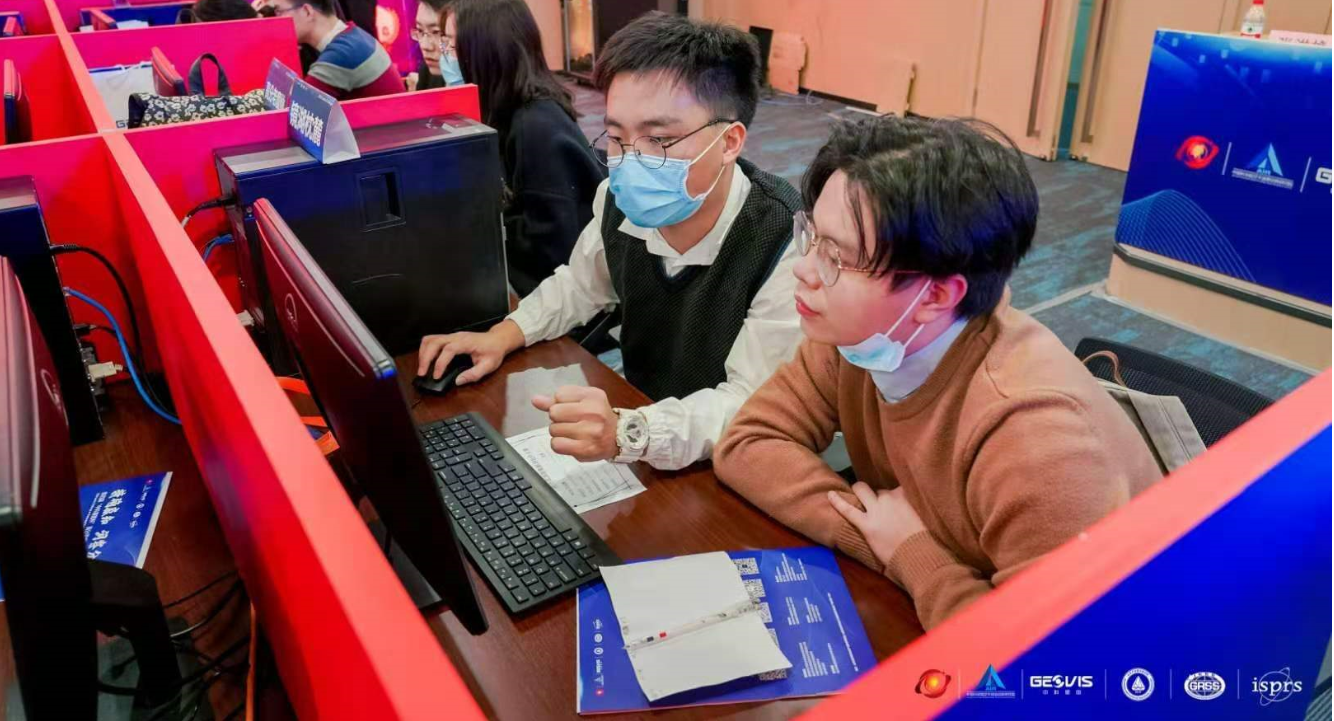 我组李卓鸿、黄和两位同学在举办于山东济南的第四届“中科星图杯”高分遥感图像解译软件大赛上勇夺高分辨率可见光图像精细化标注赛道第三名”